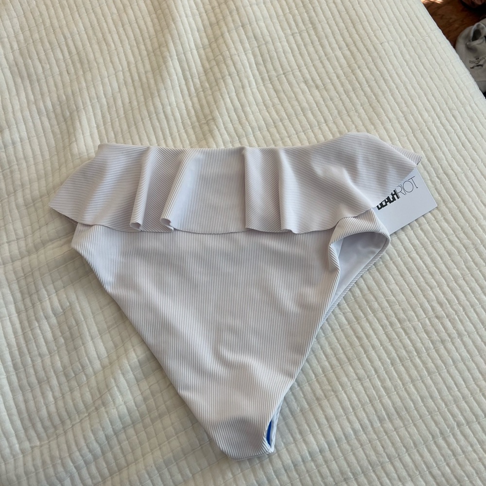 Beach Riot Core Collection Daisy Bottom White - Medium - Picture 4 of 4